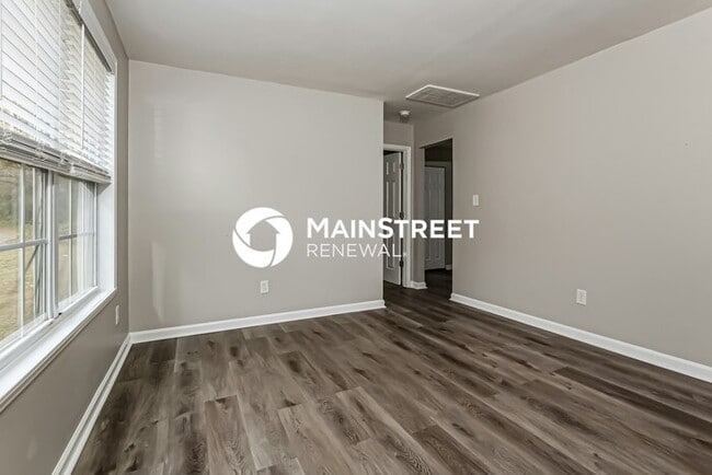 Photo - 3 Bedroom Pet-Friendly Home in GASTONIA, NC with Main Street Renewal