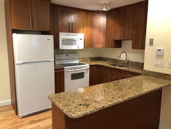 Photo - 6644 Hillandale Rd