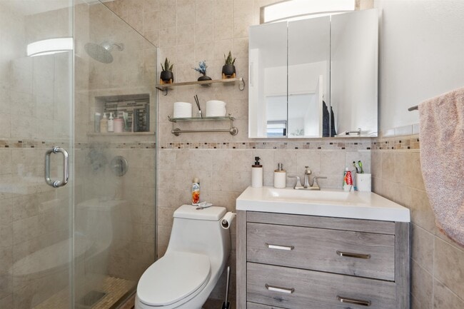 Photo - 380 Mountain Rd