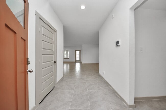 Photo - 1118 Hyde Lk Ln