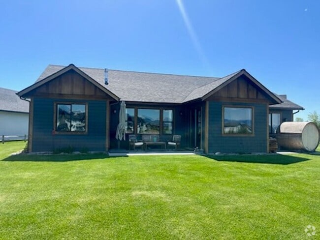 Building Photo - 4 Bedroom Home for Rent in West Bozeman! W...