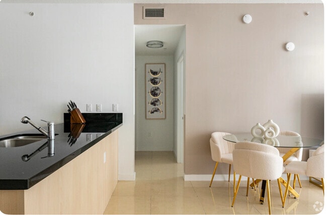 Building Photo - 1111 SW 1st Ave Unit N2215 Rental