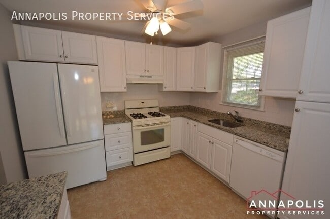 Photo - 556 Arundel Dr
