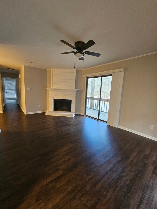 Newly installed luxury flooring - 4840 N New Hope Rd Apartamentos Unidad D