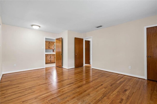 Photo - 161 Poydras Ave