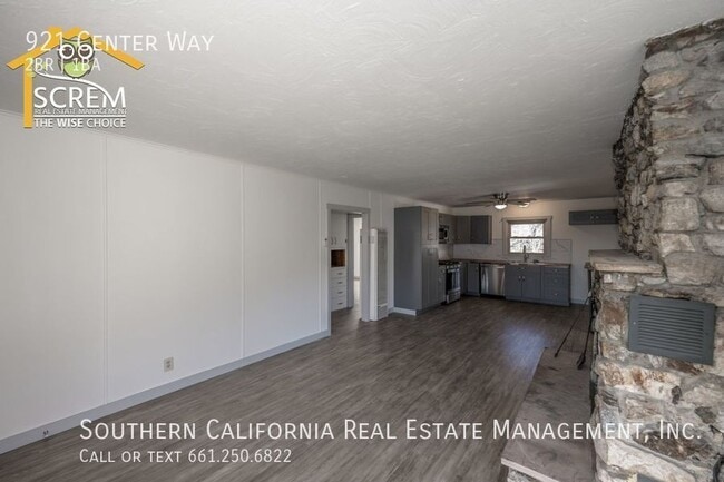 Photo - 921 Center Way