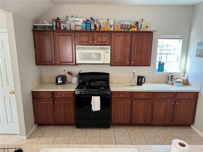 Photo - 2115 E 18th St Unidad B