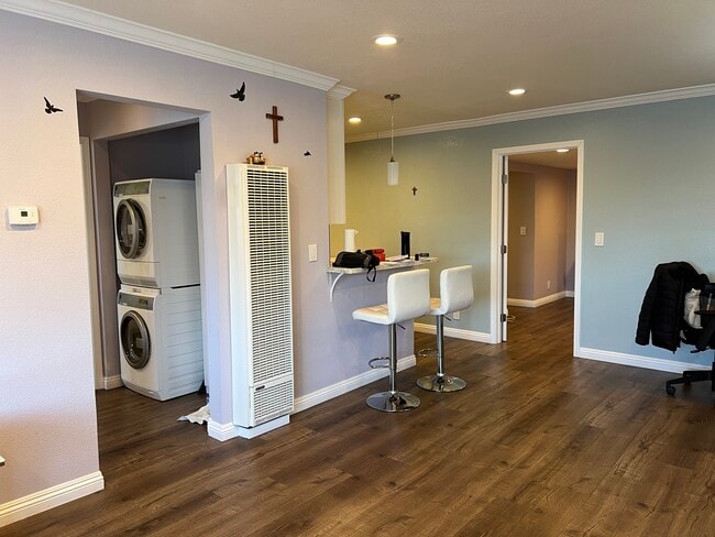 Photo - 4812 Daisy St Apartments Unit 4812