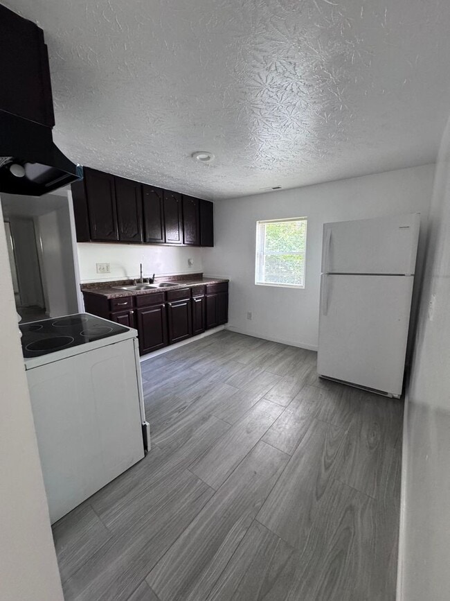 Photo - 1841 King Ave
