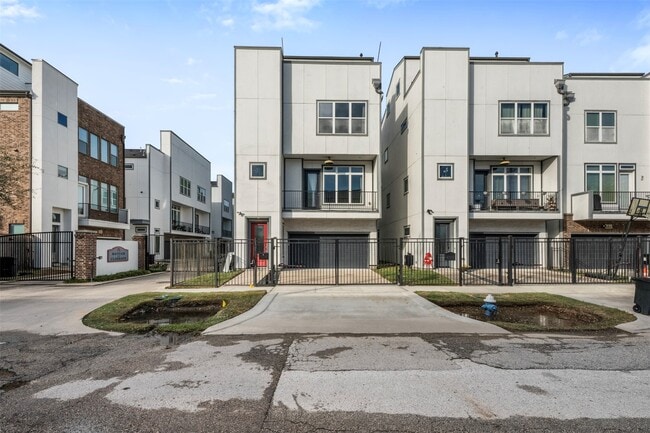 Building Photo - 6106 Clarkson Ln