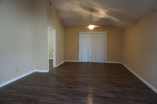 Photo - 3/2 Single Story Duplex with Garage