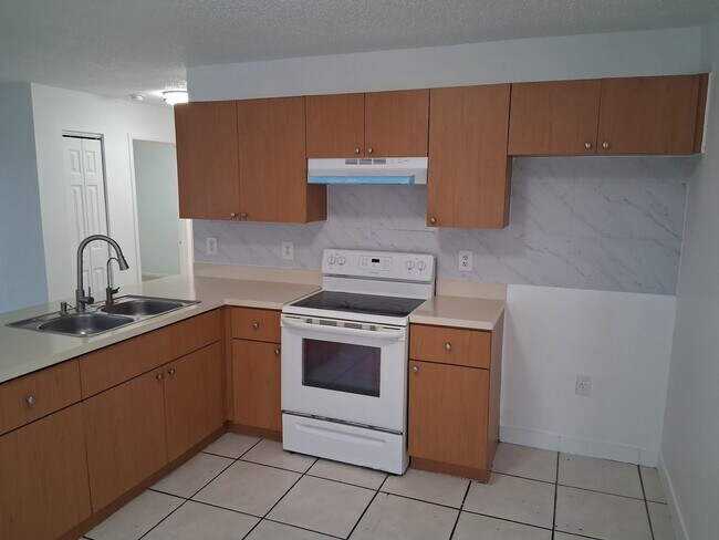 Photo - 6821 N Manhattan Ave Unit A-2
