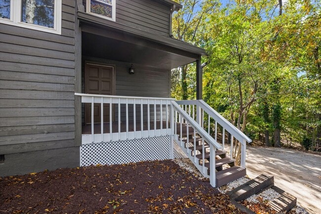 Photo - Beautifully updated and freshly painted 3-...