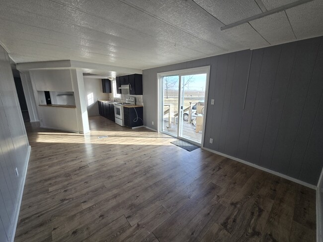 Photo - 580 S Main St