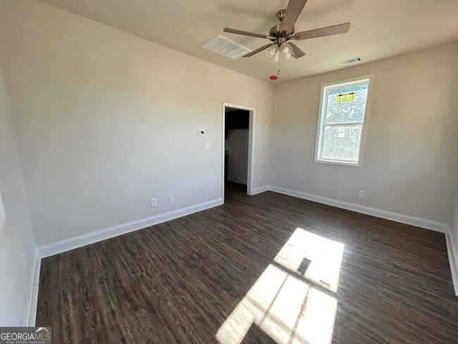 Photo - 2467 Smith Rd