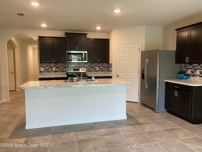 Photo - 980 Degroodt Rd SW