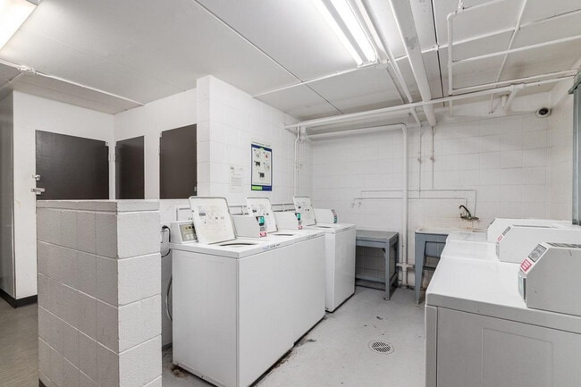 Photo - Hillsboro Place