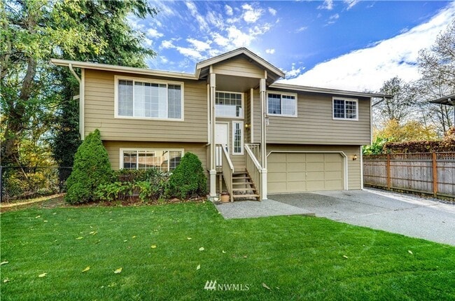Building Photo - Edmonds Rental Home – Updated 3 Bedroom in...