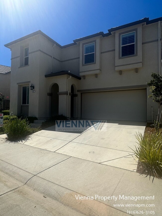 Photo - 1347 Larkspur Dr