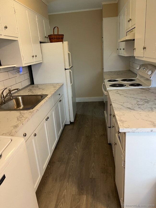 Photo - 568 Danbury Rd Unidad White House, 1st Floor