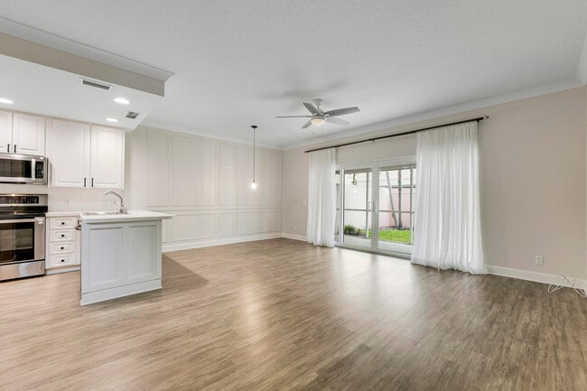 Photo - 2052 Tarpon Lake Way