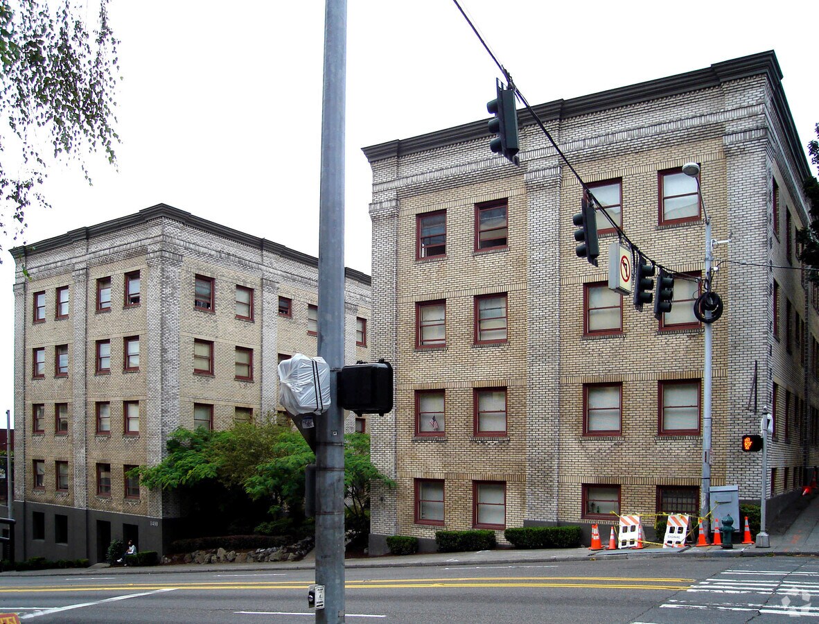 Photo - Oxford Crest Apartments