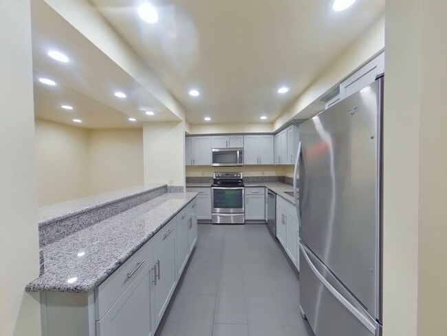 Photo - 2 Bedroom Condo In Fantastic Location!