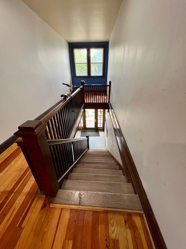 Photo - 1 Bedroom/1 Bath in the Historic District Unit B6