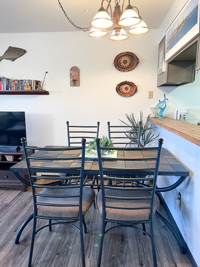 Photo - 380 E 11th Ave