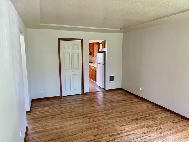 Photo - Arbor Lodge Mid Century Mod Unit 7123