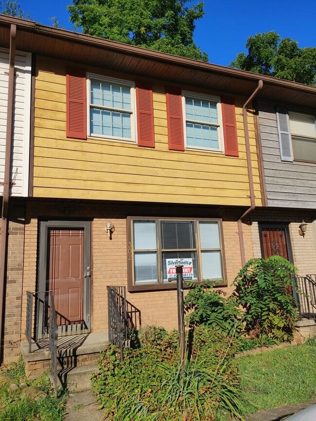 Building Photo - NORTHSIDE TOWNHOME