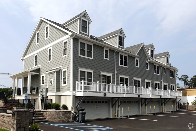 Townhomes at Summit Crossing
