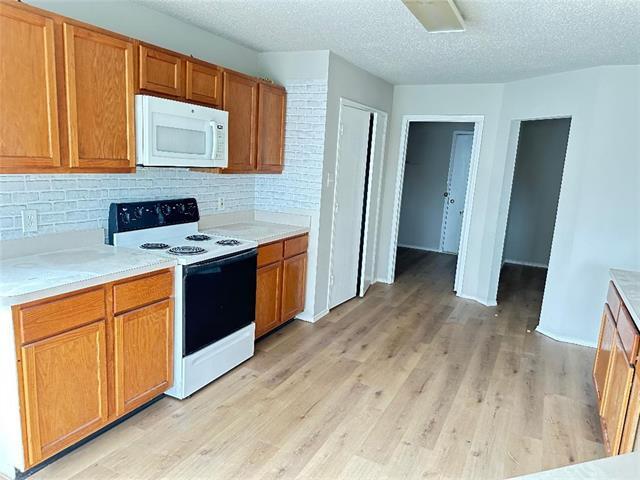 Photo - 301 Longshore Dr