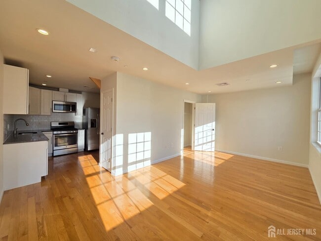 Photo - 120 Georges Rd Unidad 312