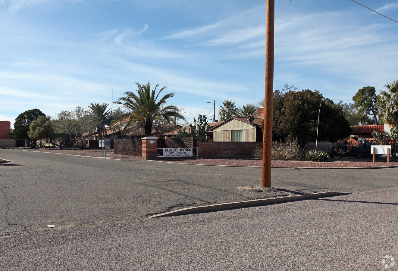 Photo - Desert Winds Apartments
