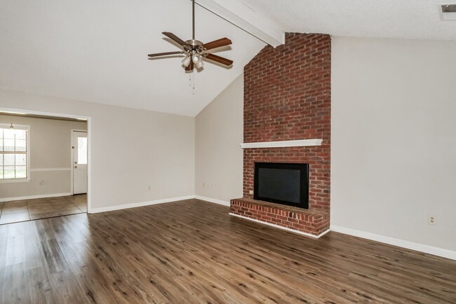 Photo - 7352 Alexander Rd