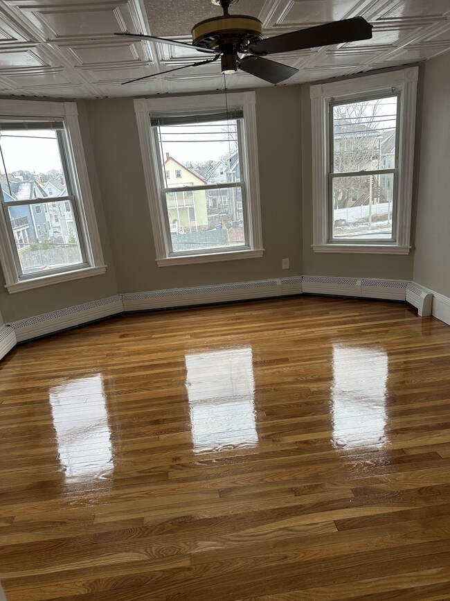 Building Photo - 17 Edmands St Unit Edmands top floor