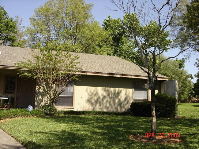 10123 Cross Green Way