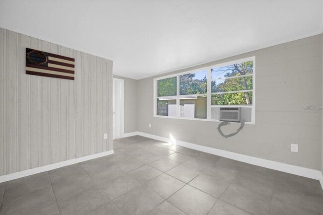 Photo - 907 Columbia St