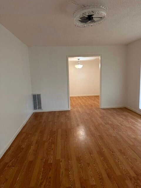 Photo - 8827 Rowan Ln