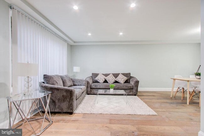 Photo - 1626 Kenwood Ave