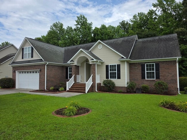 Photo - 205 Woodberry Pl