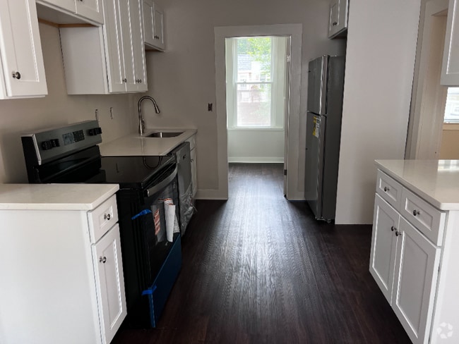 Building Photo - 57 E Main St Rental