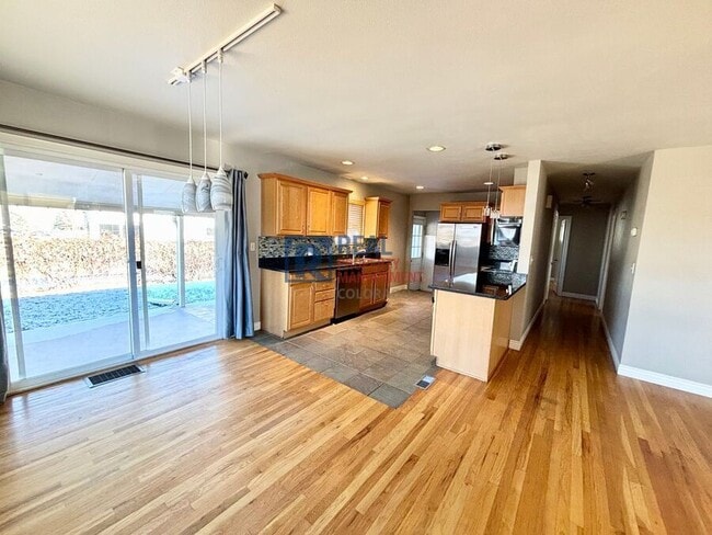 Photo - 5301 Highline Pl