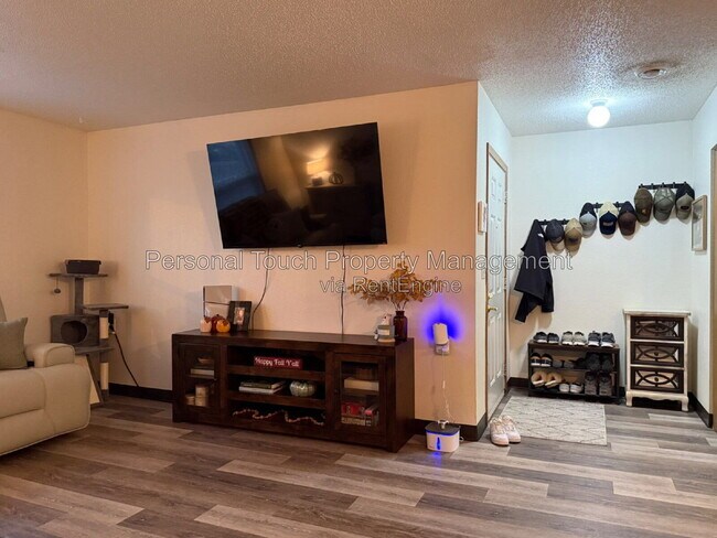 Photo - 415 22nd St E Unit L