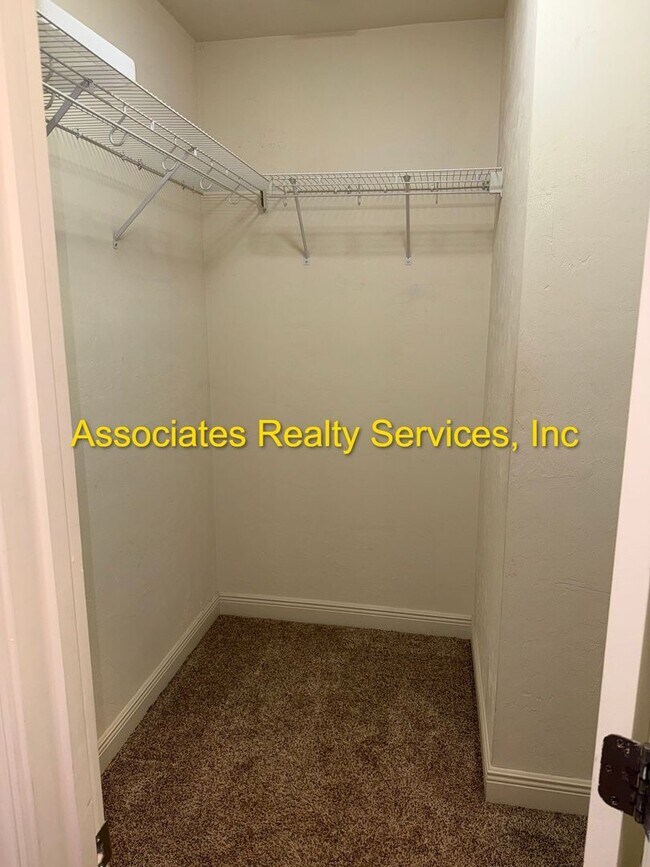 Photo - Willow Oak SW 3/2, a must see