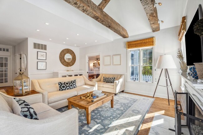 Photo - 117 Fox Hollow Ln