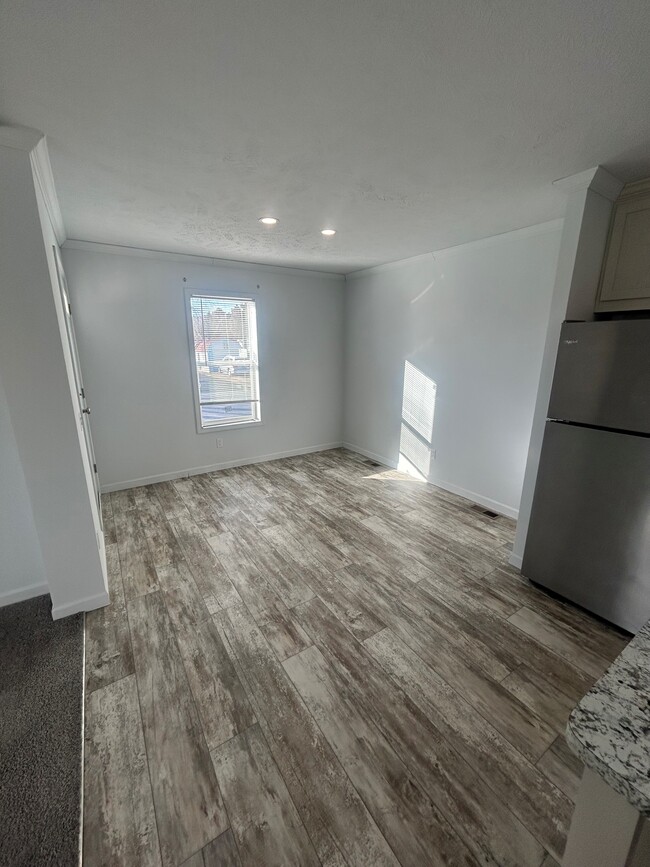 Photo - 54 Hickory Ln