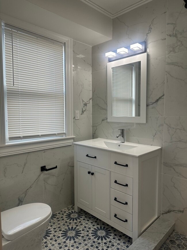 Building Photo - 58 Edgecliff Rd Unit 58 Rental
