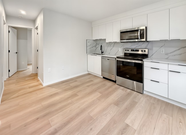 Photo - 9303-9123 123 Ave NW